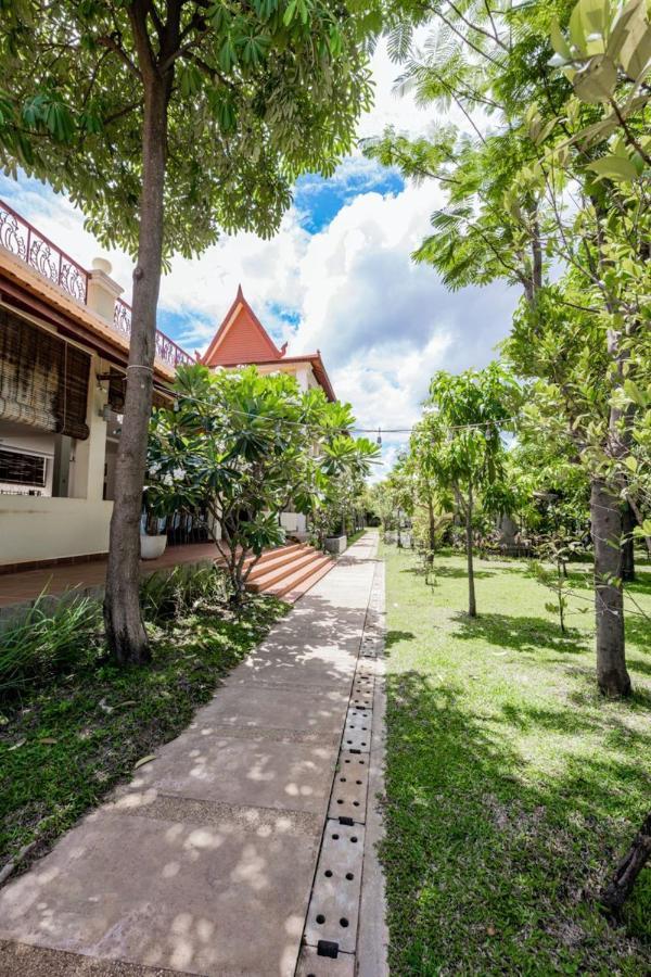 Savada Angkor Boutique Hotel Сіємреап Екстер'єр фото
